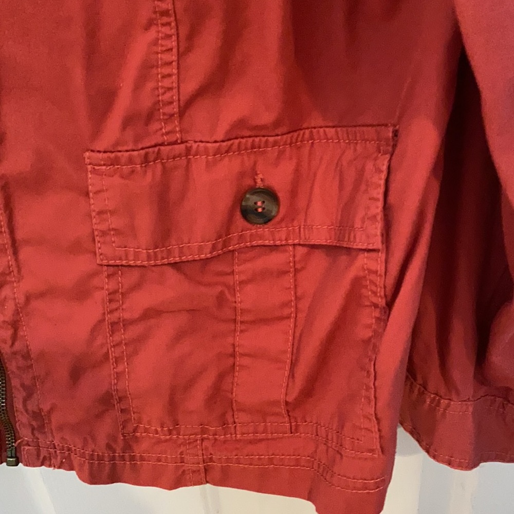 Zip up jacket. - Picture 5 of 9